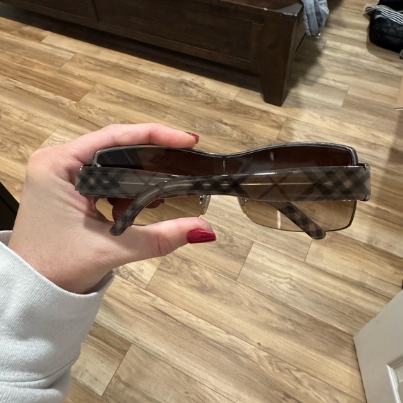 Burberry Plaid Sunglasses Case - Picture 3 of 8